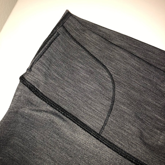 LuluLemon High Rise Train legging 23” - Picture 2 of 5